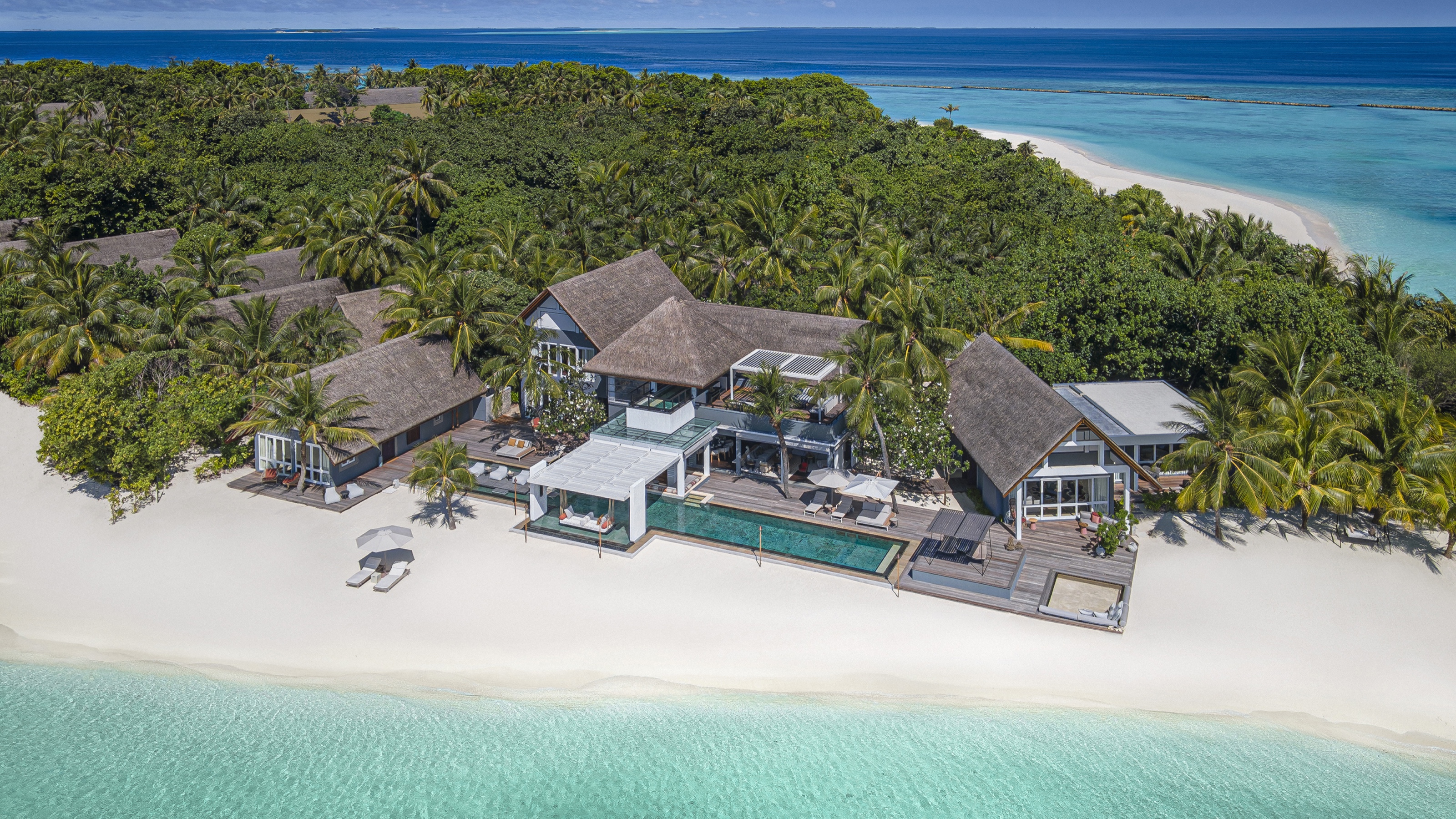 Four Seasons.  The Experiences That Redefine Luxury Travel